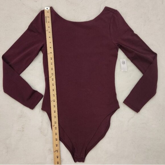 Old Navy Double-Layer Scoop-Back Bodysuit Size medium - Picture 10 of 12